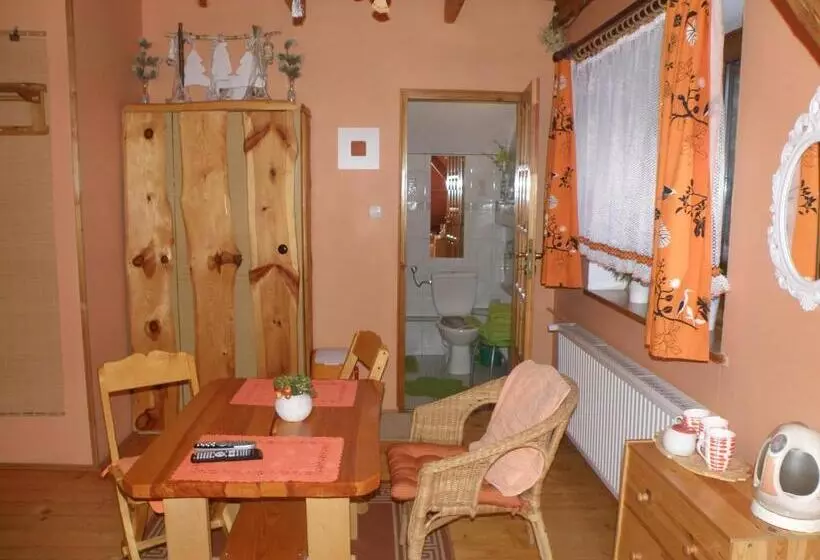 Aamiaismajoitus (B&B) Ranczo Frodyma