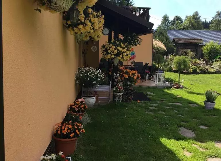 Aamiaismajoitus (B&B) Ranczo Frodyma