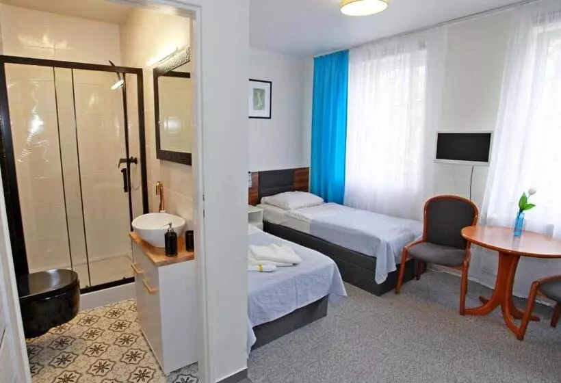 Aamiaismajoitus (B&B) Willa Park Międzyzdroje