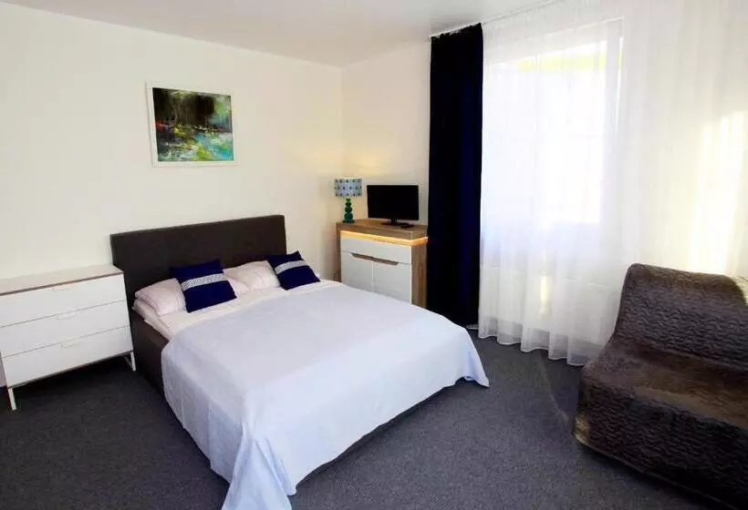 Aamiaismajoitus (B&B) Willa Park Międzyzdroje