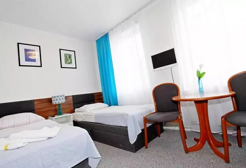 Aamiaismajoitus (B&B) Willa Park Międzyzdroje