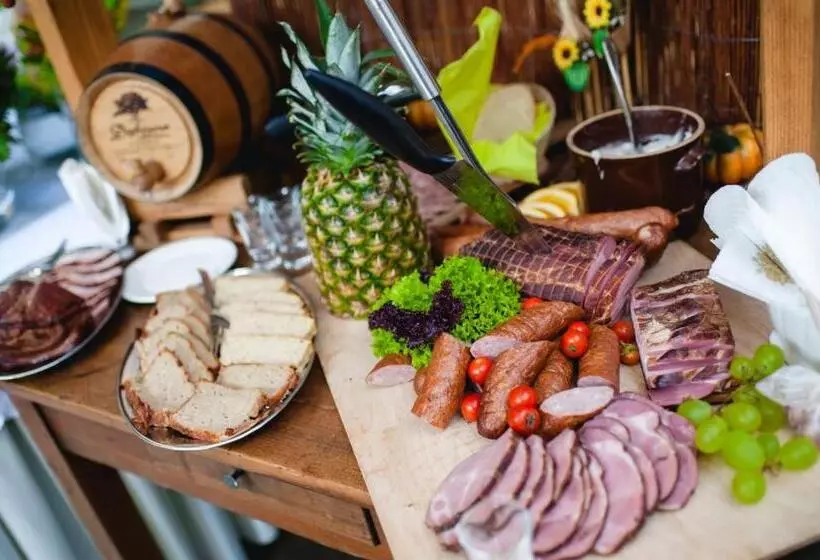 Centrum Restauracyjno Hotelowe Florres