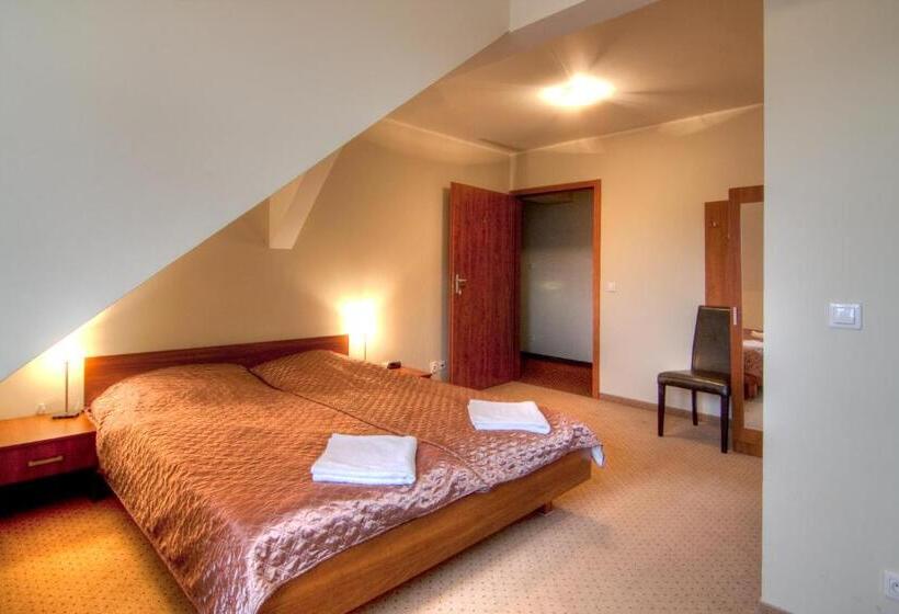 Centrum Restauracyjno Hotelowe Florres