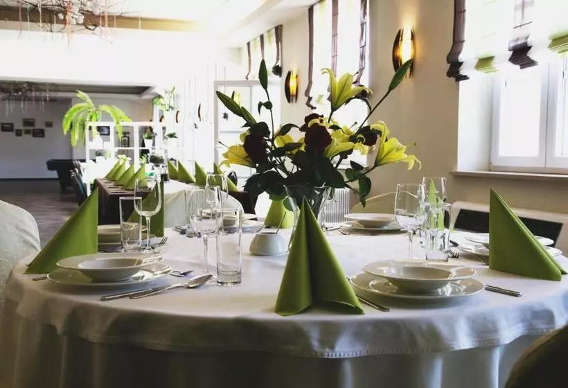 Centrum Restauracyjno Hotelowe Florres