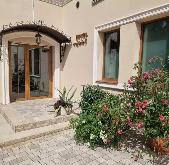 ホテル Dworek Za Lasem