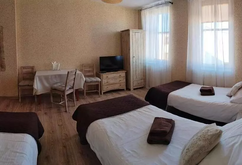 Hotelli Kamienica Pokoje & Restauracja