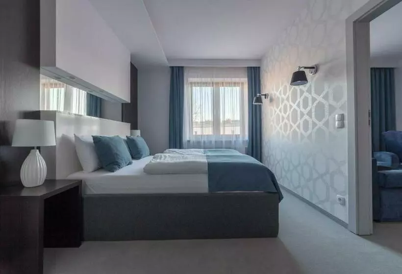 Novopolska   Hotel I Restauracja