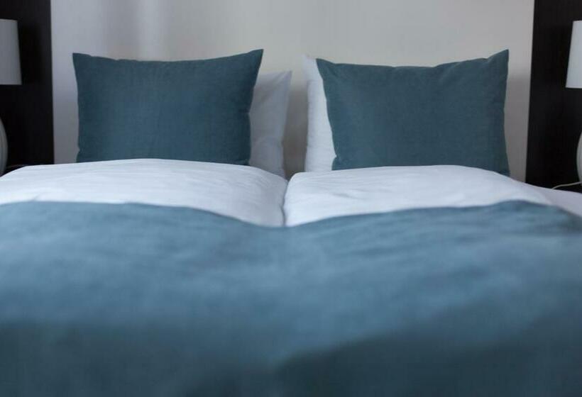 Novopolska   Hotel I Restauracja