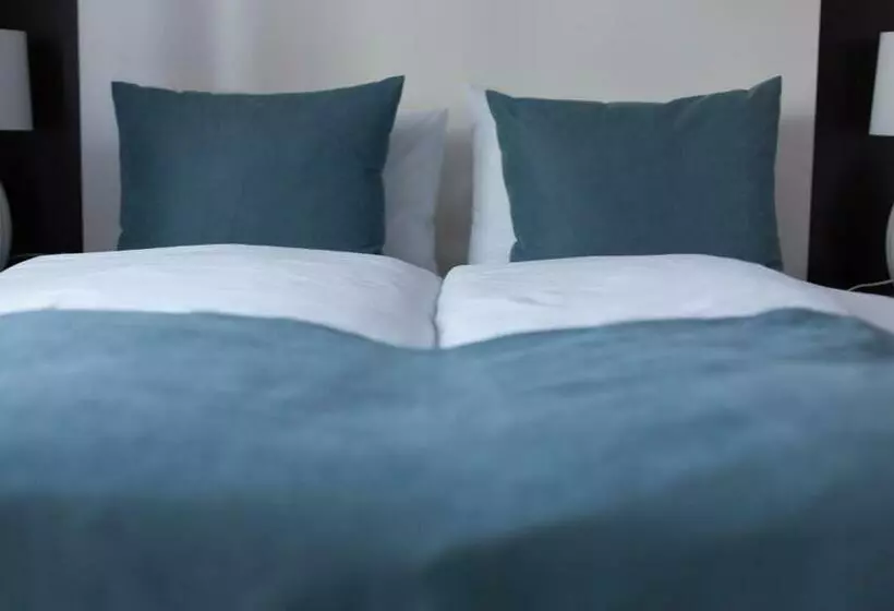 Novopolska   Hotel I Restauracja