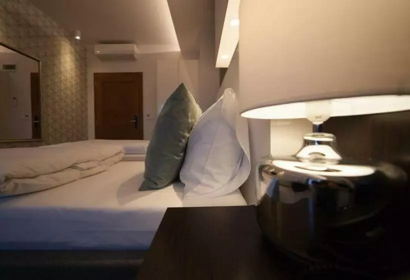 Novopolska   Hotel I Restauracja