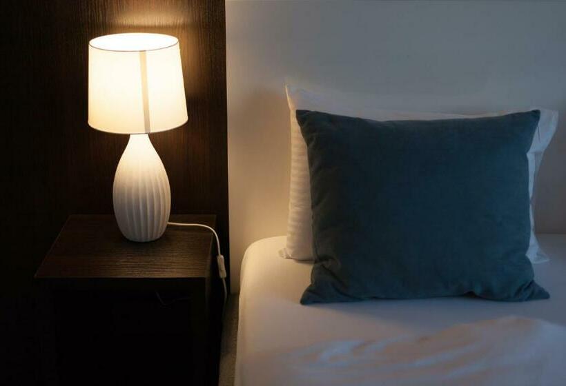 Novopolska   Hotel I Restauracja