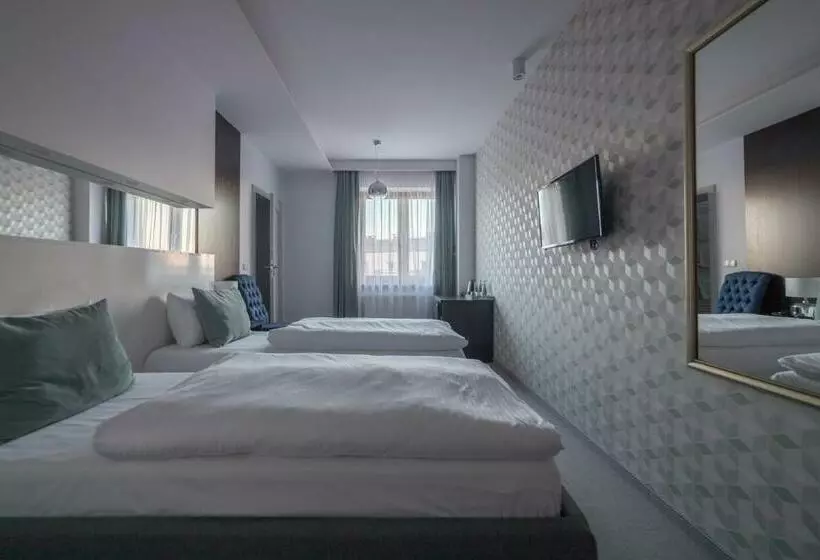 Novopolska   Hotel I Restauracja