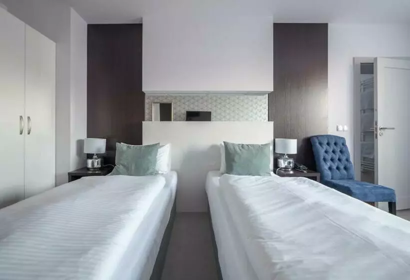 Novopolska   Hotel I Restauracja