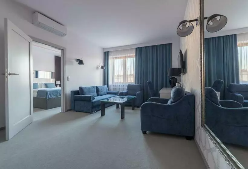 Novopolska   Hotel I Restauracja