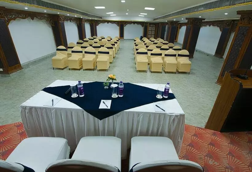 ホテル Nrs Royal Palace