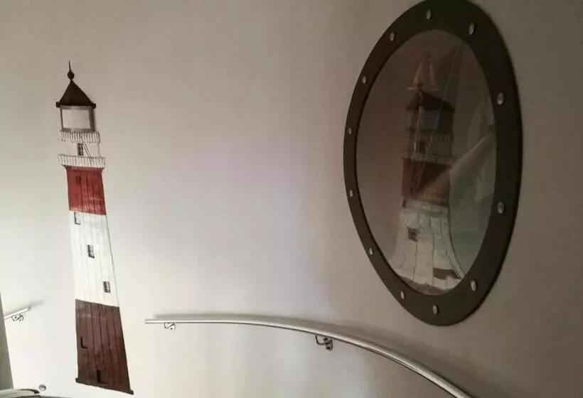 Hotelli Willa Latarnik   Doskonała Lokalizacja, Blisko Atrakcji, 20min Do Plaży