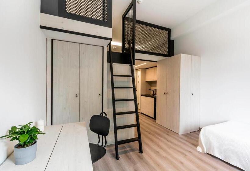 Lofty Kampus Garnizon