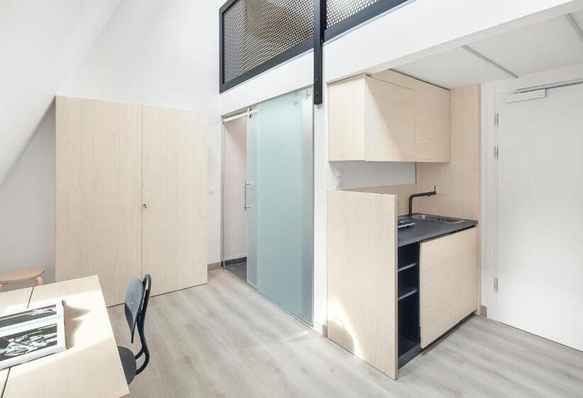 Lofty Kampus Garnizon