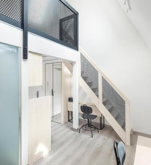 Lofty Kampus Garnizon