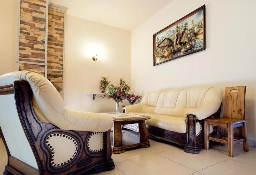 펜션 Willa Czarownica