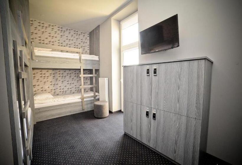 הוסטל Olympic Old Town