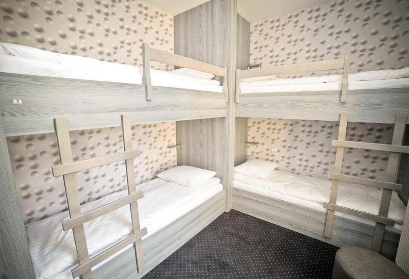 הוסטל Olympic Old Town