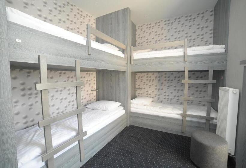 הוסטל Olympic Old Town