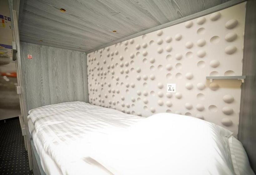 הוסטל Olympic Old Town