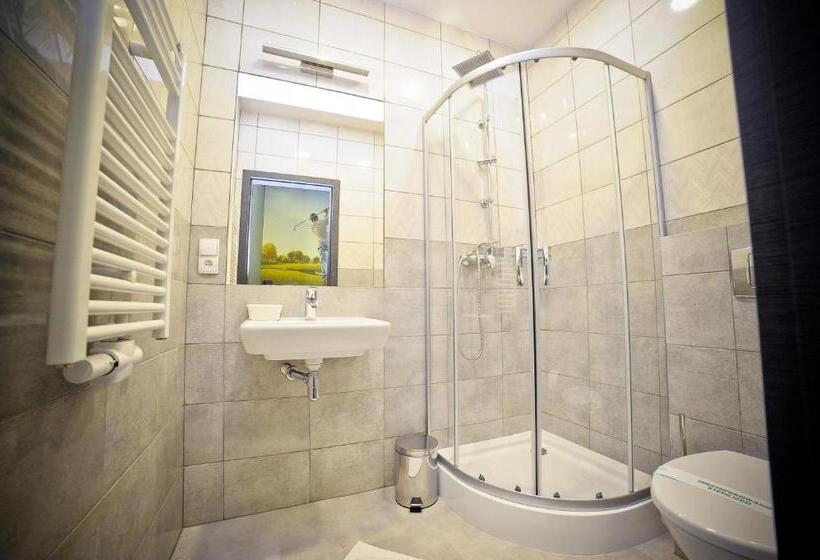 הוסטל Olympic Old Town