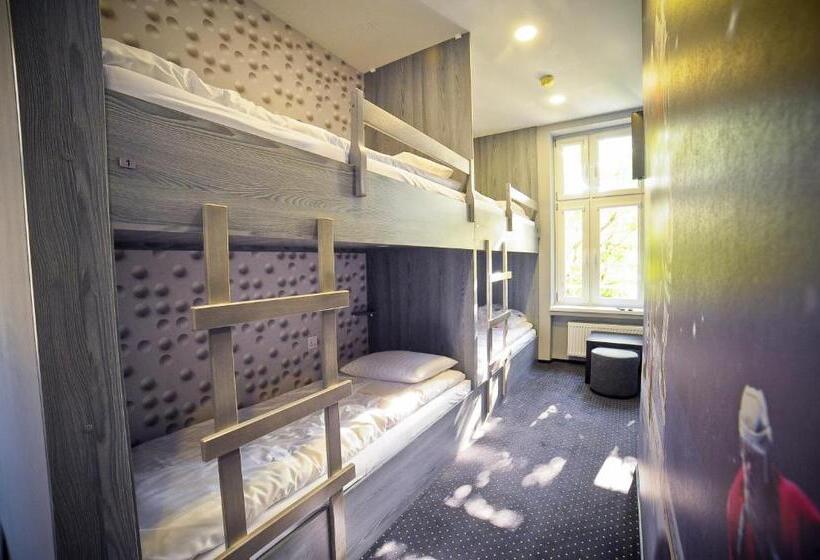 הוסטל Olympic Old Town