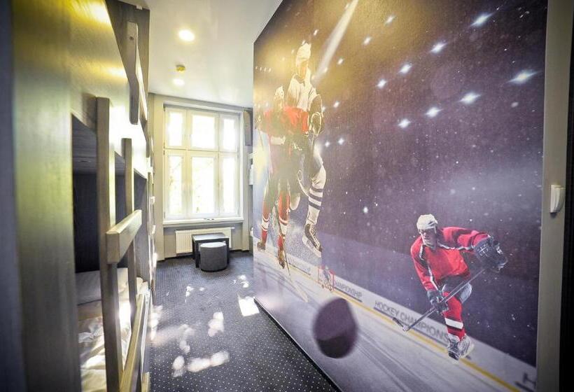 הוסטל Olympic Old Town