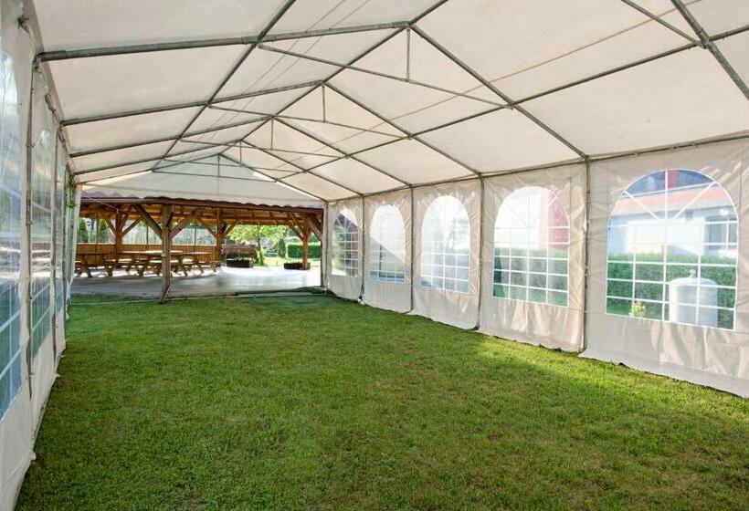 فندق صغير Zajazd Polonez