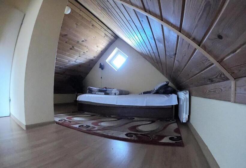 호스텔 Zajazd Tip Top