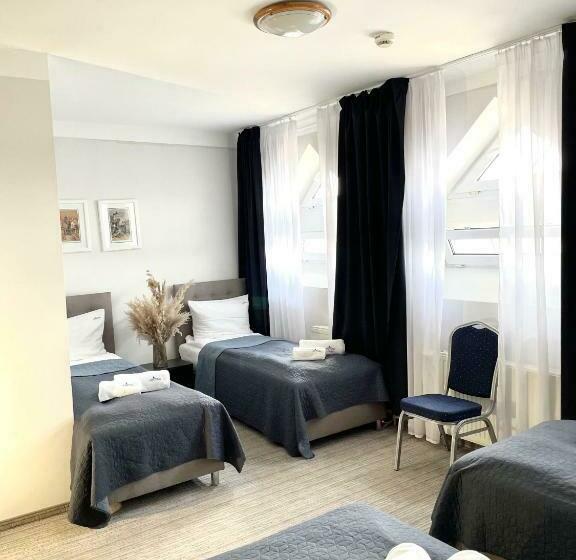 ベッドアンドブレックファースト Jachtowa Hotel I Restauracja