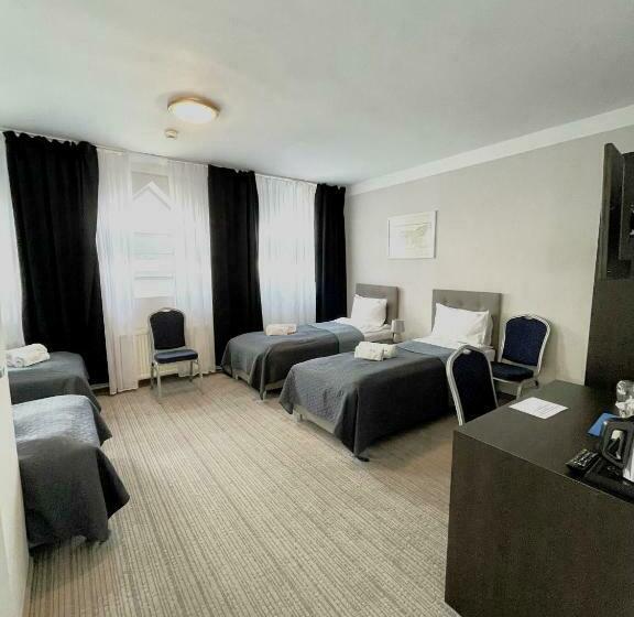 ベッドアンドブレックファースト Jachtowa Hotel I Restauracja