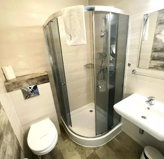 تختخواب و صبحانه Jachtowa Hotel I Restauracja