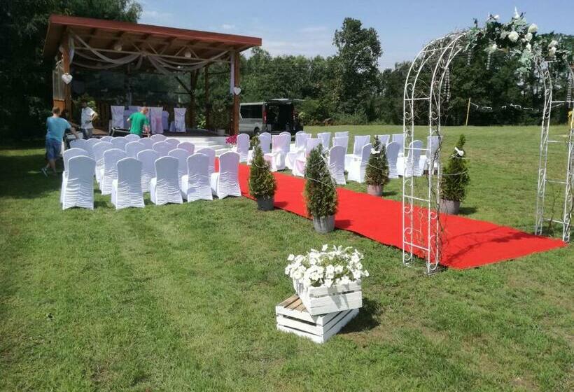 Bed and Breakfast Nasz Dworek