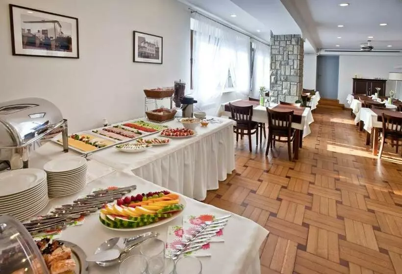 تختخواب و صبحانه Urocza Art Pensjonat