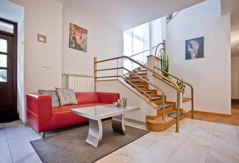 تختخواب و صبحانه Urocza Art Pensjonat