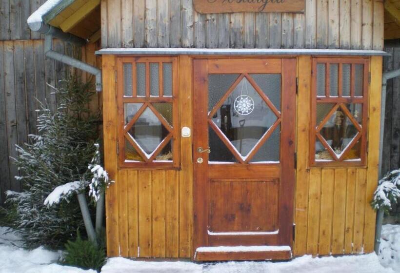 تختخواب و صبحانه Villa Nostalgia