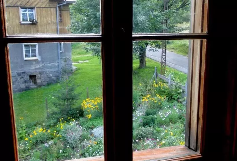 تختخواب و صبحانه Villa Nostalgia