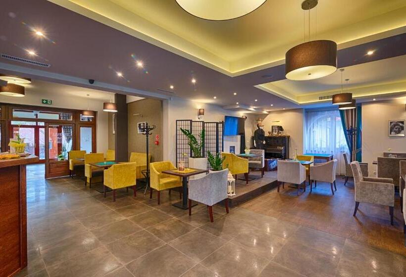 Bed and Breakfast Willa Kmicic