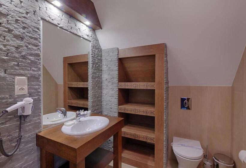 Bed and Breakfast Willa Kmicic