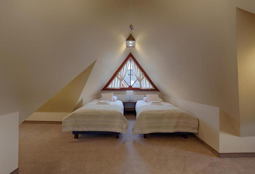 Bed and Breakfast Willa Kmicic