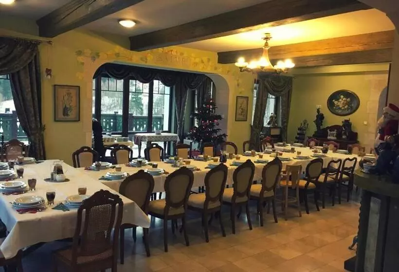 Aamiaismajoitus (B&B) Willa Na Wzgórzu Wandy