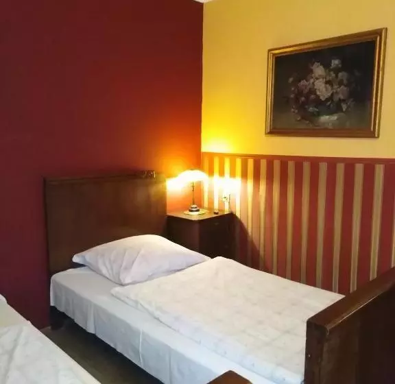 Aamiaismajoitus (B&B) Zajazd Pod Różą