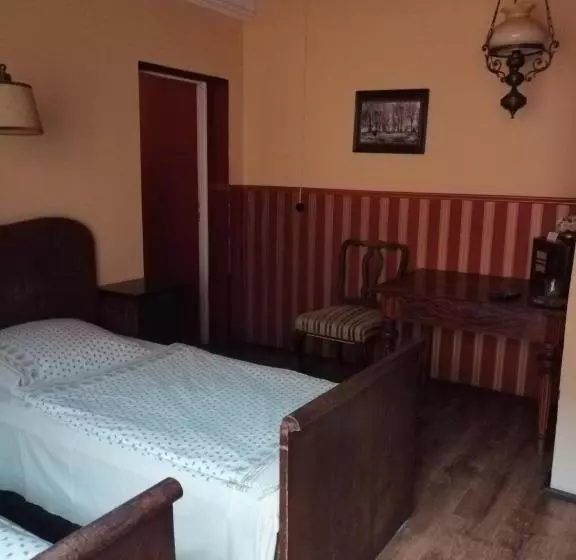 Aamiaismajoitus (B&B) Zajazd Pod Różą