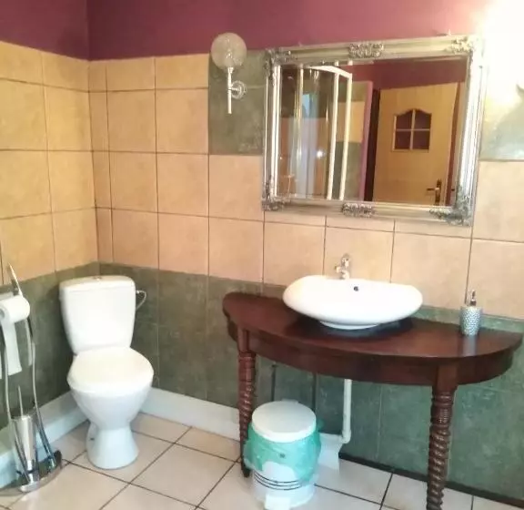 Aamiaismajoitus (B&B) Zajazd Pod Różą