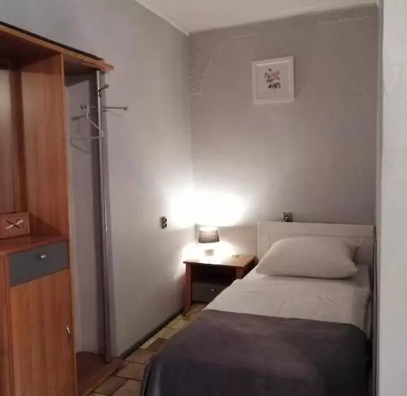 Aamiaismajoitus (B&B) Zajazd Pod Różą