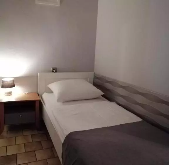 Aamiaismajoitus (B&B) Zajazd Pod Różą